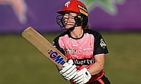 WBBL|10, Match 35: Wareham half century gifts Renegades the win